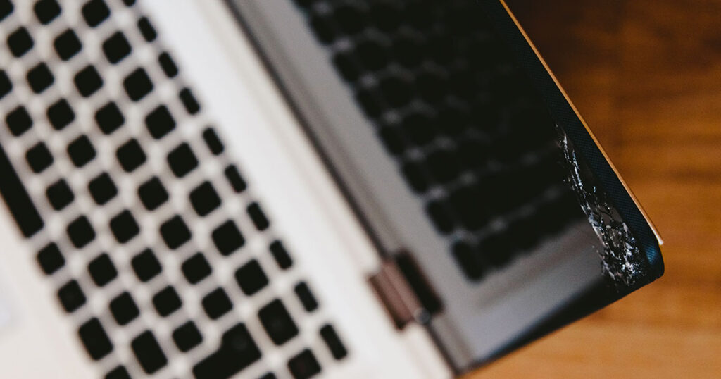 How to Sell a Laptop with a Cracked Screen or Other Minor Damage